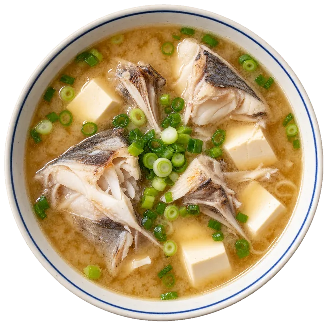 魚のあらと豆腐、ねぎの入ったあら汁を真上から見たところ